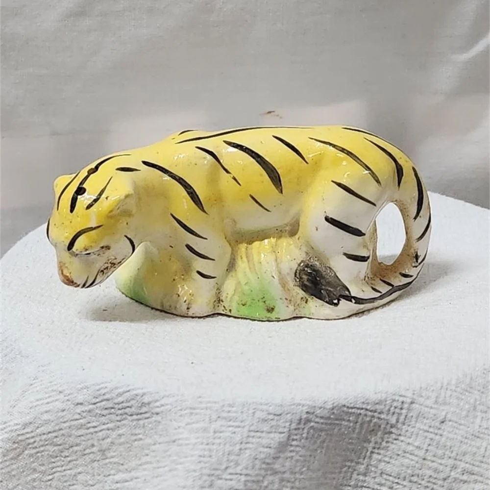 Vintage Tiger S/P Shaker